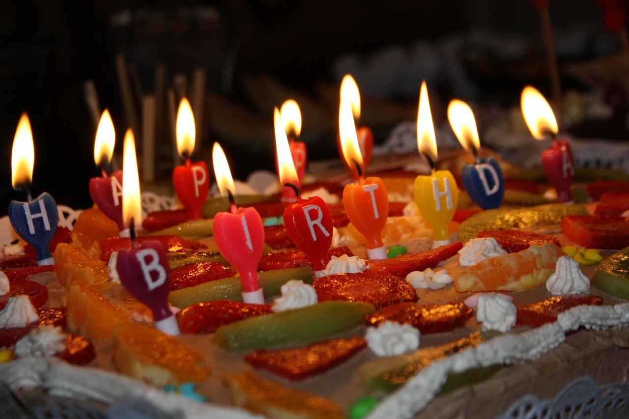 【生日教案/小鼹鼠过生日教案】