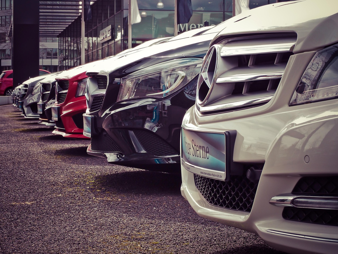 soueast什么品牌汽车︰(Sourst汽车属于什么档次)