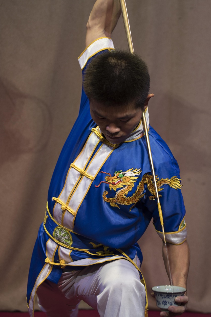 【.中国汉族的传统服饰的来历和特色是什么-/汉族的民族服饰特点】